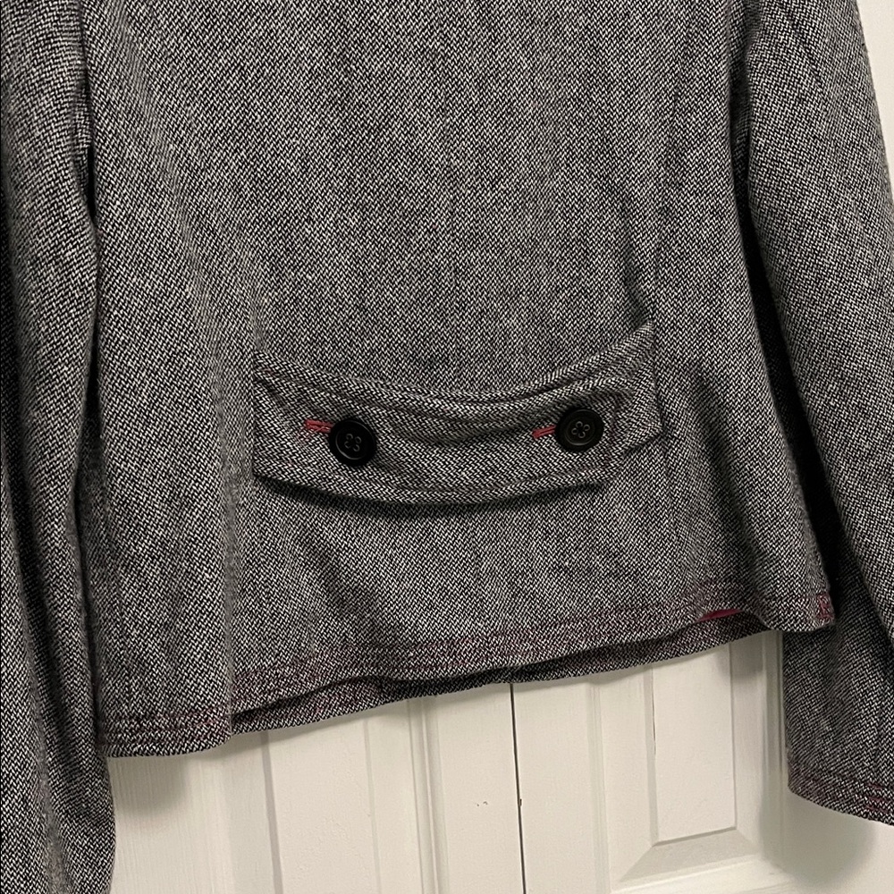 GAP Women's gray Blazer with Pink Lining - Picture 8 of 8